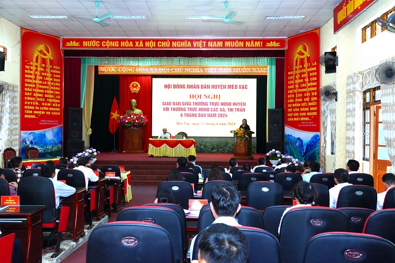 Mèo Vạc: Giao ban giữa Thường trực HĐND huyện với Thường trực HĐND các xã, thị trấn