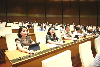 Quốc hội thông qua hai dự án Luật quan trọng, đặt nền tảng pháp lý cho nâng cao chất lượng hàng hóa và chuyển dịch năng lượng bền vững