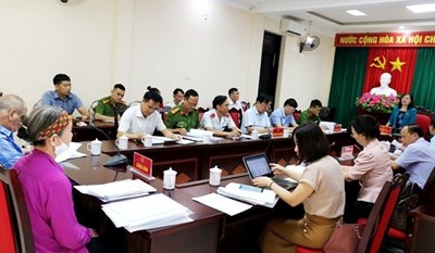 Phó trưởng Đoàn ĐBQH khóa XV tỉnh Hà Giang Lý Thị Lan tiếp công dân định kỳ