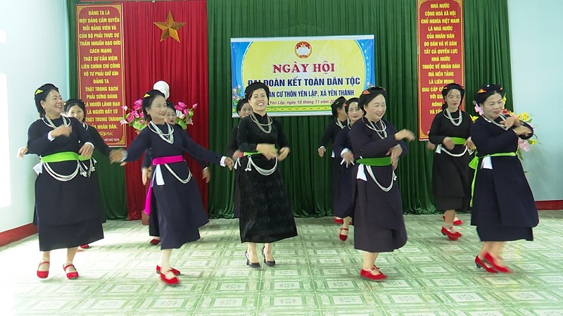 Phó trưởng Đoàn đại biểu Quốc Hội chuyên trách khoá XV Tỉnh Hà Giang Lý Thị Lan Dự Ngày Hội đại đoàn kết thôn Yên Lập, xã Yên Thành