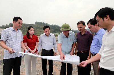 Đoàn giám sát số 1 Hội đồng nhân dân tỉnh giám sát một số công trình trọng điểm của Tỉnh