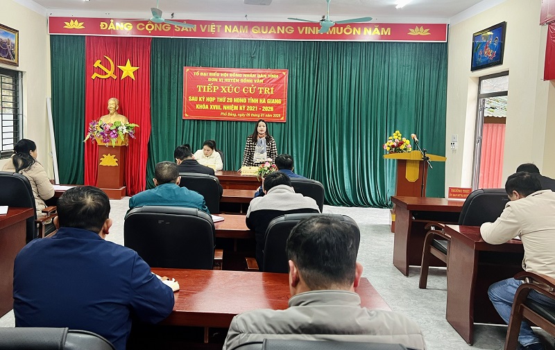 Tổ đại biểu HĐND tỉnh đơn vị huyện Đồng Văn tiếp xúc cử tri sau  Kỳ họp thứ 20 HĐND tỉnh