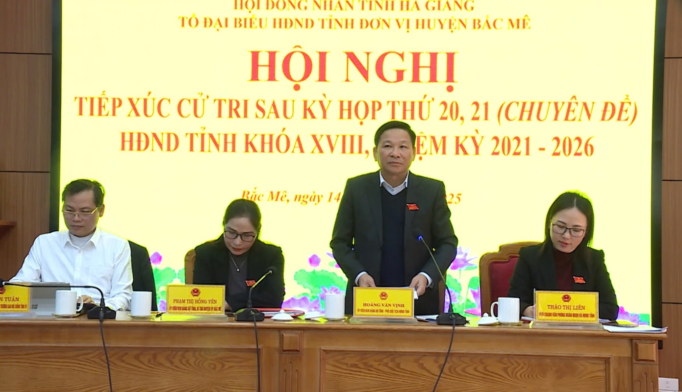 Tổ đại biểu HĐND tỉnh đơn vị huyện Bắc Mê tiếp xúc với cử tri tại Trung tâm hội nghị huyện Bắc Mê