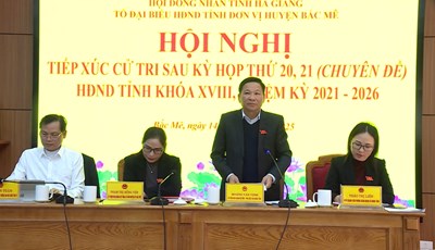 Tổ đại biểu HĐND tỉnh đơn vị huyện Bắc Mê tiếp xúc với cử tri tại Trung tâm hội nghị huyện Bắc Mê