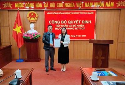 Văn phòng Đoàn ĐBQH và HĐND tỉnh công bố Quyết định tiếp nhận, bổ nhiệm Trưởng phòng Hành chính - Tổ chức - Quản trị