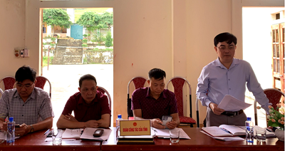 Tổ đại biểu HĐND đơn vị huyện Xín Mần giám sát kết quả thực hiện đường giao thông, điện đạt chuẩn nông thôn mới tại các thôn biên giới thuộc các xã biên giới của huyện Xín Mần