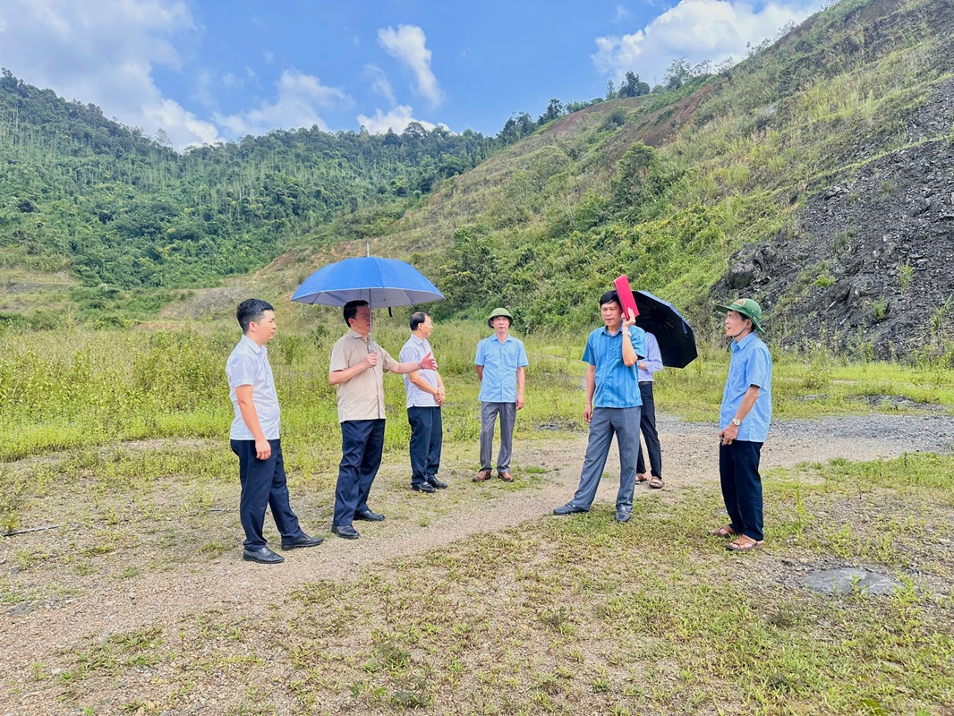 Ban Kinh tế - Ngân sách HĐND tỉnh khảo sát dự án xử lý chất thải tại xã Kim Thạch, huyện Vị Xuyên