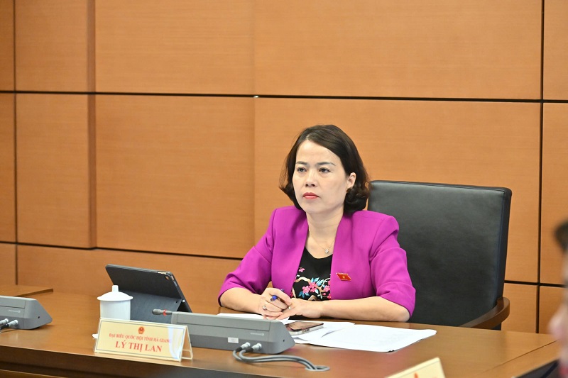Đại biểu Quốc hội Vương Thị Hương góp ý nhiều nội dung quan trọng  tại phiên thảo luận tổ về Dự thảo Luật Ngân sách Nhà nước (sửa đổi)