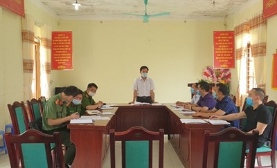 Trưởng Ban Dân tộc HĐND tỉnh Bùi Quang Trí kiểm tra công tác triển khai công tác bầu cử tại xã Sủng Trái, huyện Đồng Văn